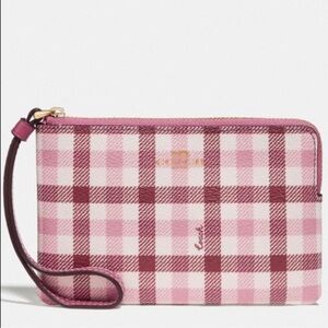 COACH NWT PINK GINGHAM CORNER ZIP WRISTLET